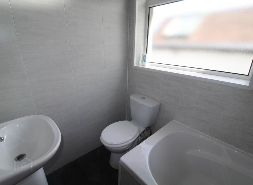 F2 38 Grays Hill, Bangor, BT20 3BB