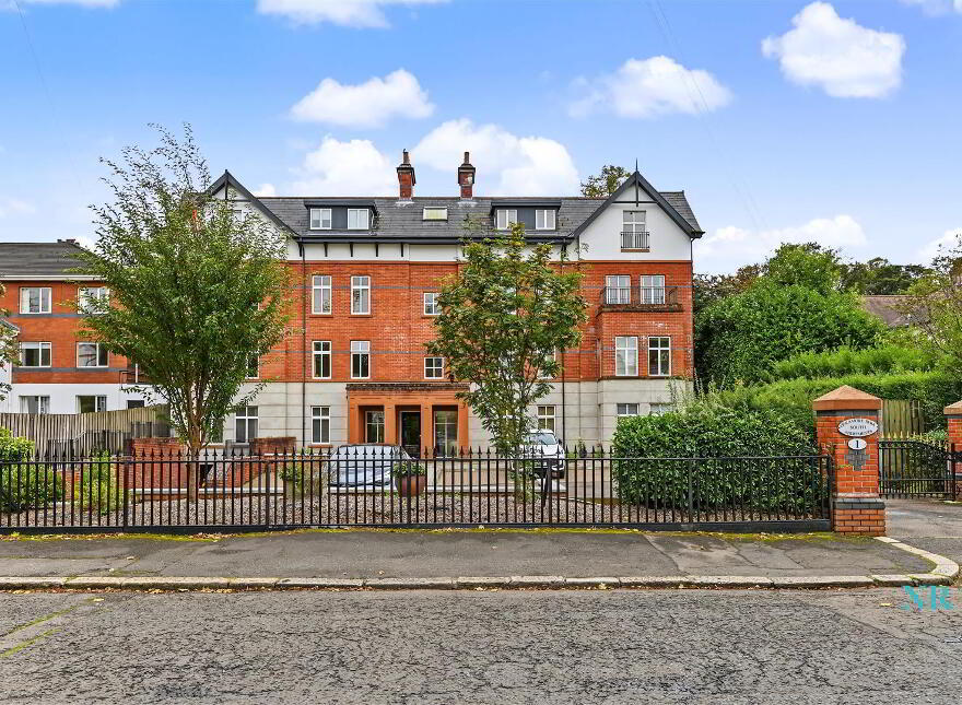 Apt 4, 1 Deramore Park South, Belfast, BT9 5JJ