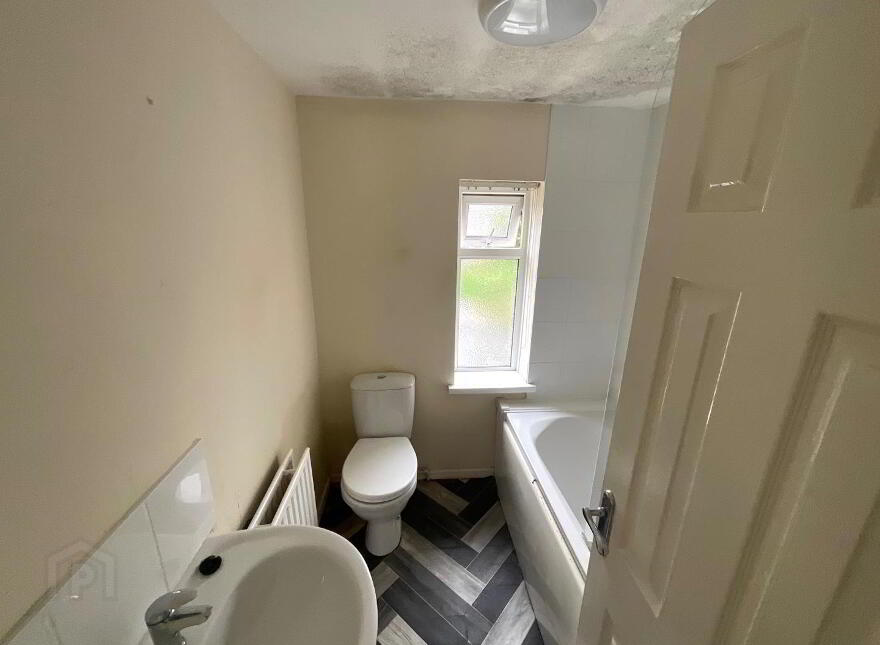 24 Silverstream Parade, Belfast, BT14 8GR