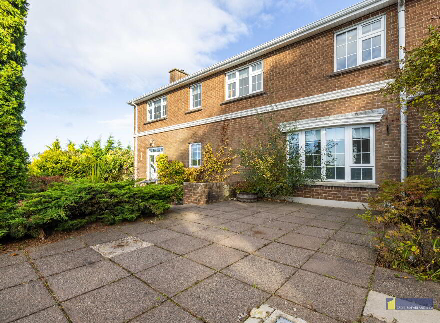 1 Lakeview Park, Enniskillen, BT74 6AR