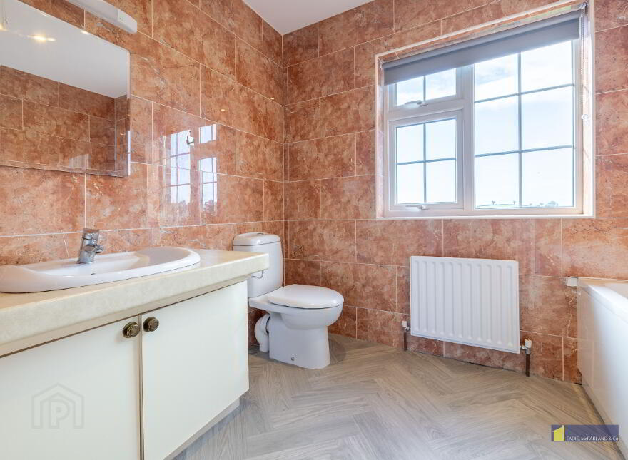 1 Lakeview Park, Enniskillen, BT74 6AR