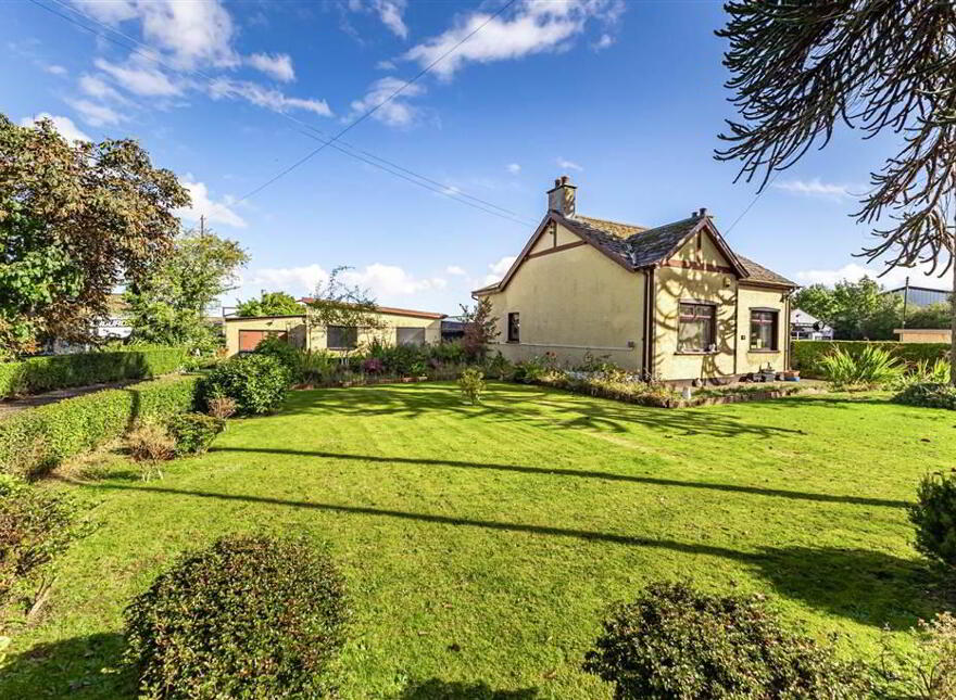 2 Lissue Road, Moira Road, Lisburn, BT28 2SU