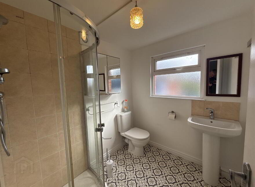 194B Ravenhill Road, Belfast, BT6 8EF