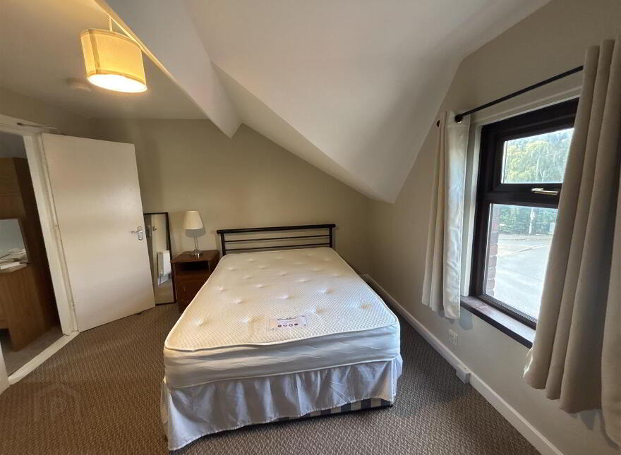 194B Ravenhill Road, Belfast, BT6 8EF