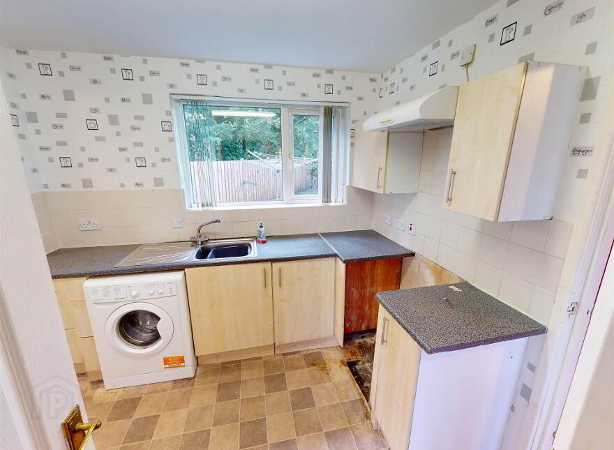 8 Waterside, Lisburn, BT28 1YH