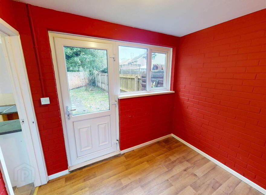 8 Waterside, Lisburn, BT28 1YH