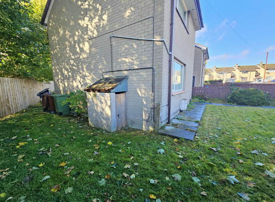 8 Waterside, Lisburn, BT28 1YH