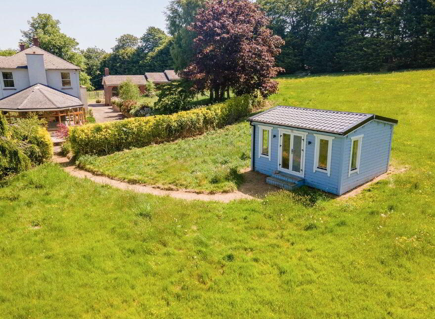 Newgrange, Barnaslingan Lane, Kilternan, Kilternan, D18FK03