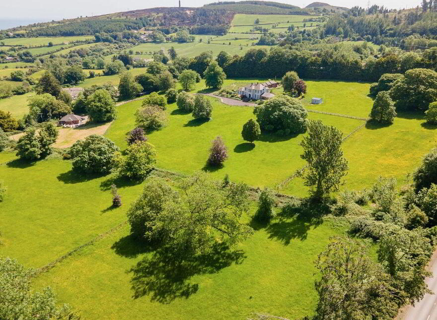 Newgrange, Barnaslingan Lane, Kilternan, Kilternan, D18FK03