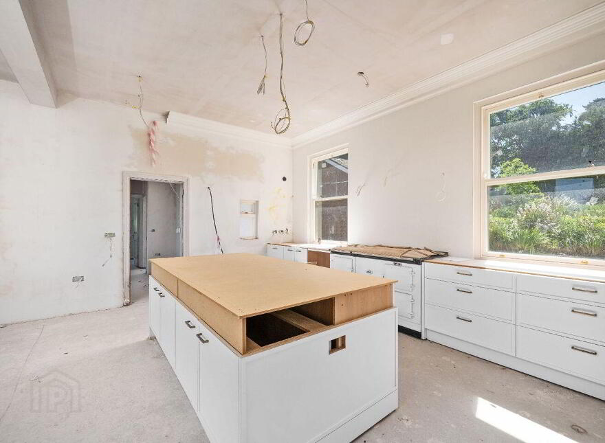 Newgrange, Barnaslingan Lane, Kilternan, Kilternan, D18FK03