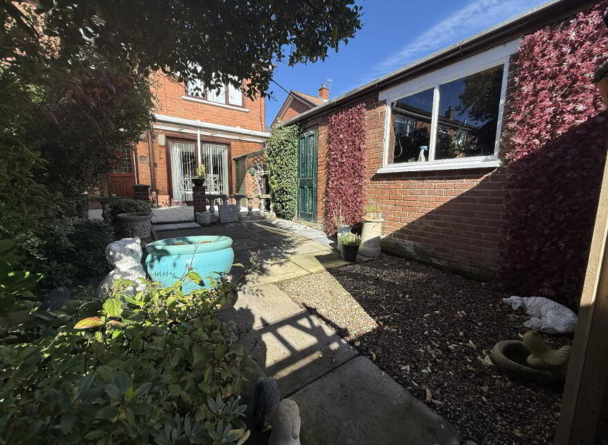 10 Fernbank, Lisburn, BT27 4JD