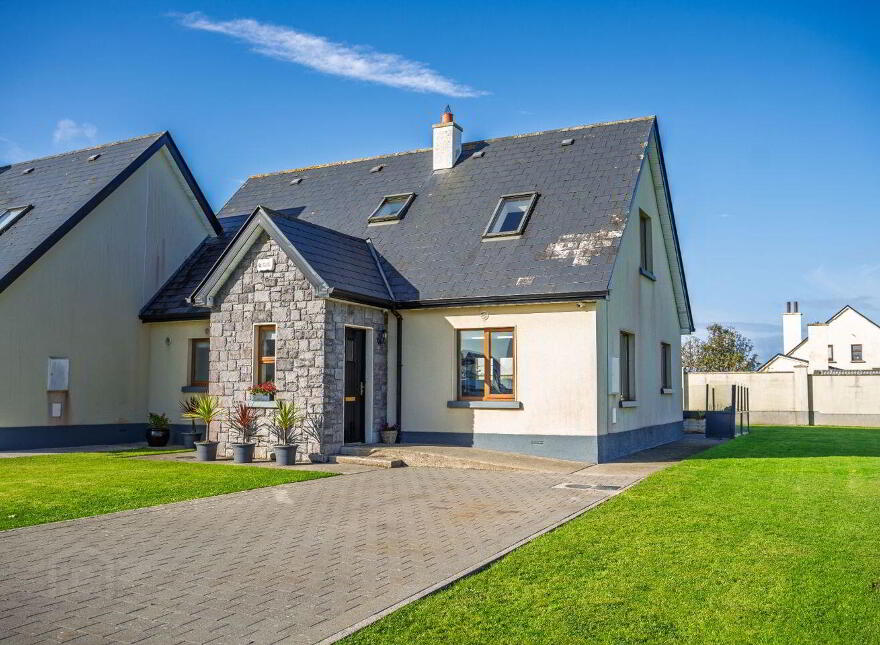 C70 Cahermore Holiday Village, Enniscrone, F26P865