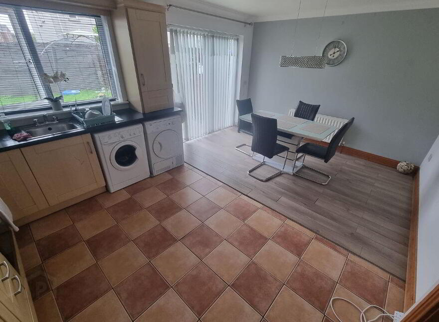 11 And 12 Lenabeg, Ennis, V95N8P6