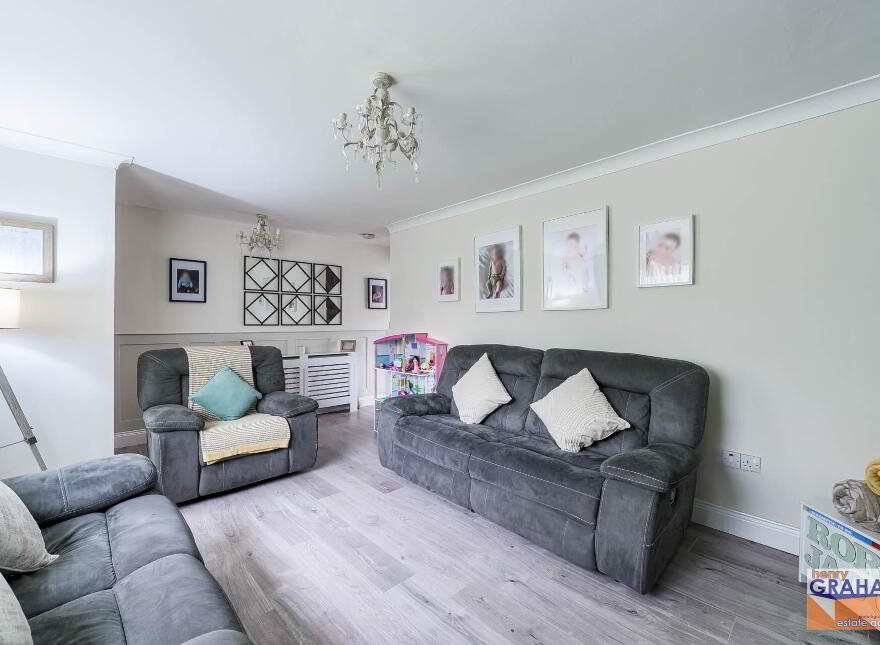 7 Rathvarna Close, Lisburn, BT28 2UY