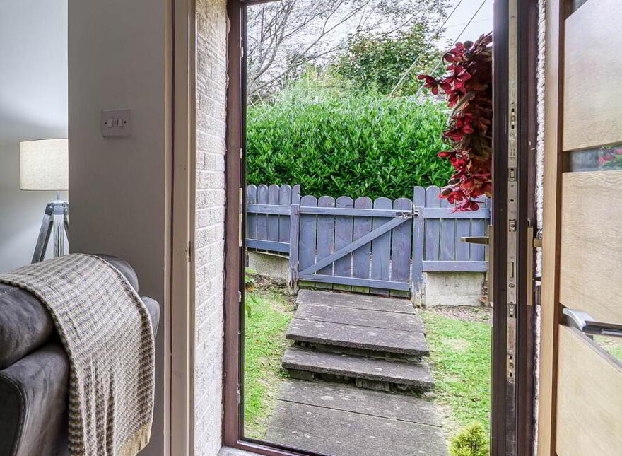 7 Rathvarna Close, Lisburn, BT28 2UY