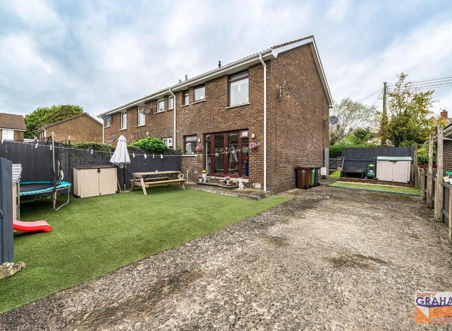7 Rathvarna Close, Lisburn, BT28 2UY