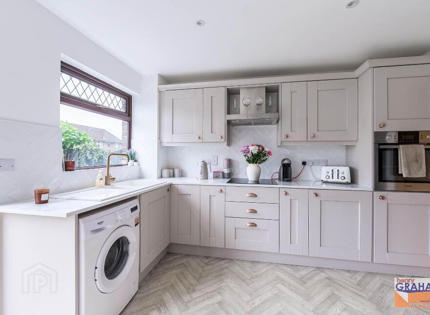 7 Rathvarna Close, Lisburn, BT28 2UY