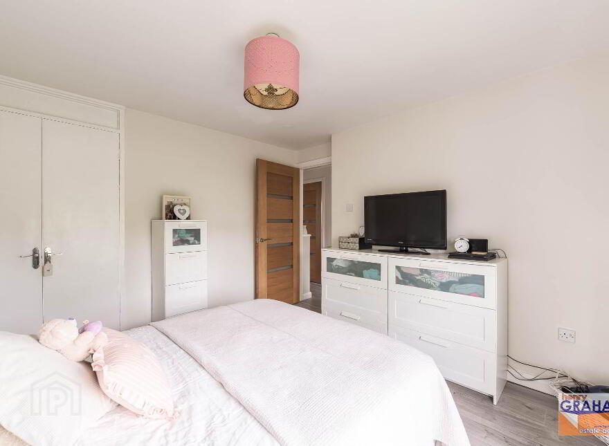 7 Rathvarna Close, Lisburn, BT28 2UY