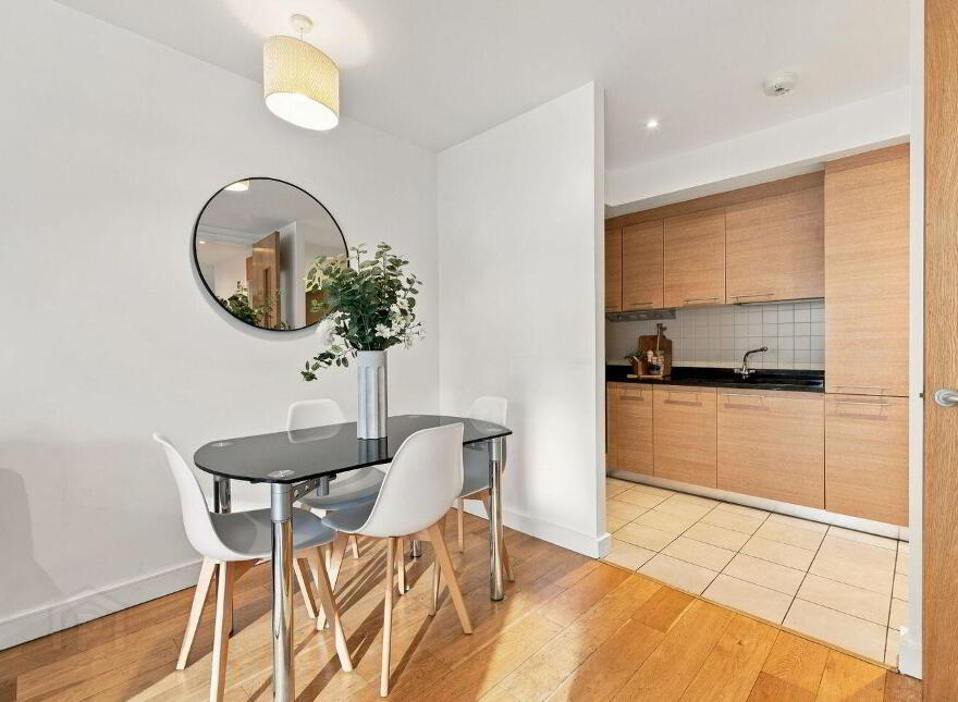 82 Hanover Dock, Grand Canal Dock, Dublin 2, D02YX52