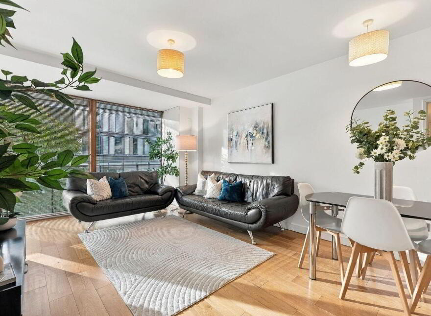 82 Hanover Dock, Grand Canal Dock, Dublin 2, D02YX52