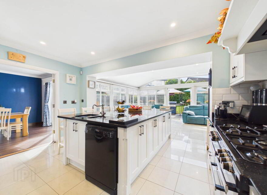 48 Castle Court, Carrickbeg, Carrick-On-Suir, E32HK35