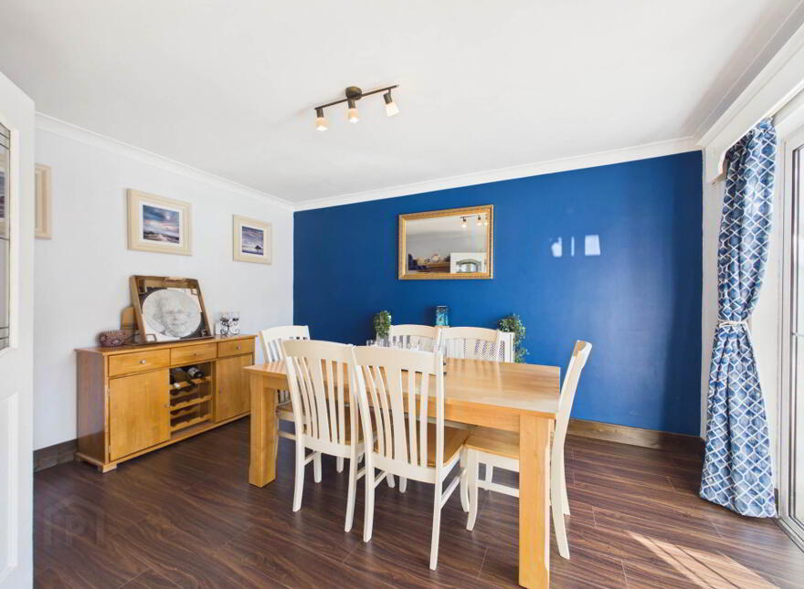 48 Castle Court, Carrickbeg, Carrick-On-Suir, E32HK35