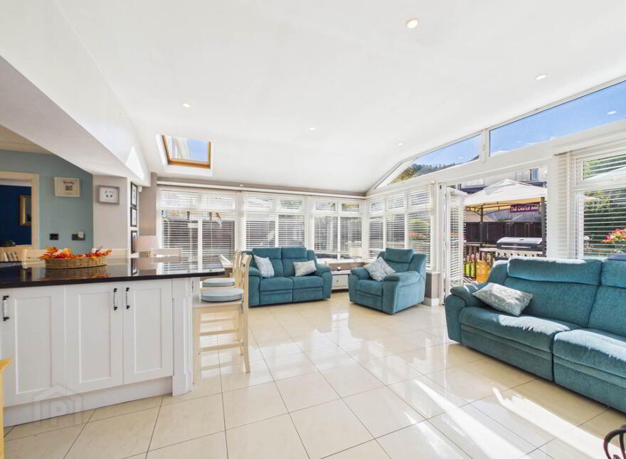 48 Castle Court, Carrickbeg, Carrick-On-Suir, E32HK35