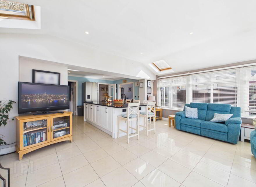 48 Castle Court, Carrickbeg, Carrick-On-Suir, E32HK35