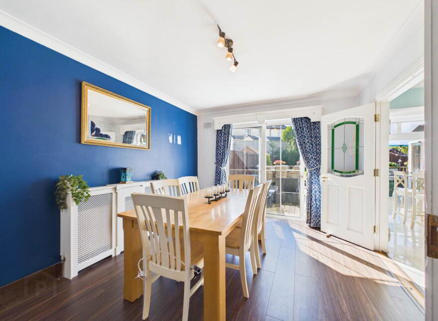 48 Castle Court, Carrickbeg, Carrick-On-Suir, E32HK35