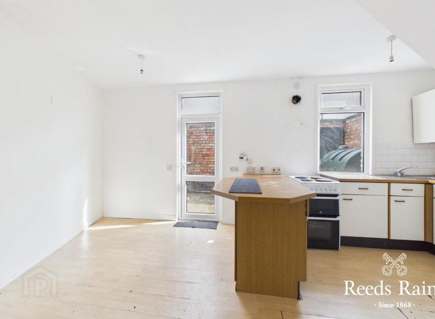 2 Daphne Street, Belfast, BT12 5PQ