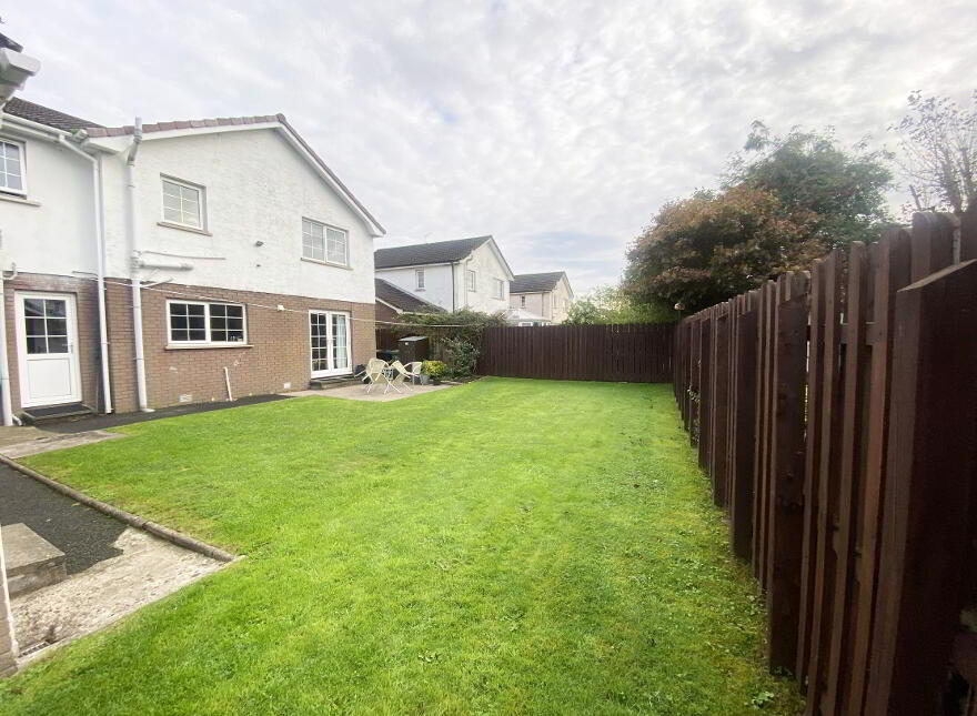 10 Willow Grove, Banbridge, BT32 4QJ