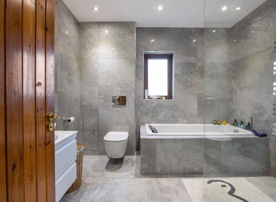41 Lisbarnet Road, Comber, Newtownards, BT23 6AW