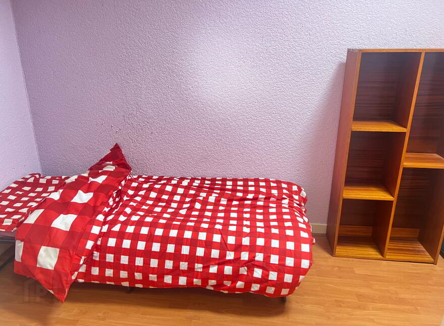 16 Peters Place, Newry, BT35 8EE