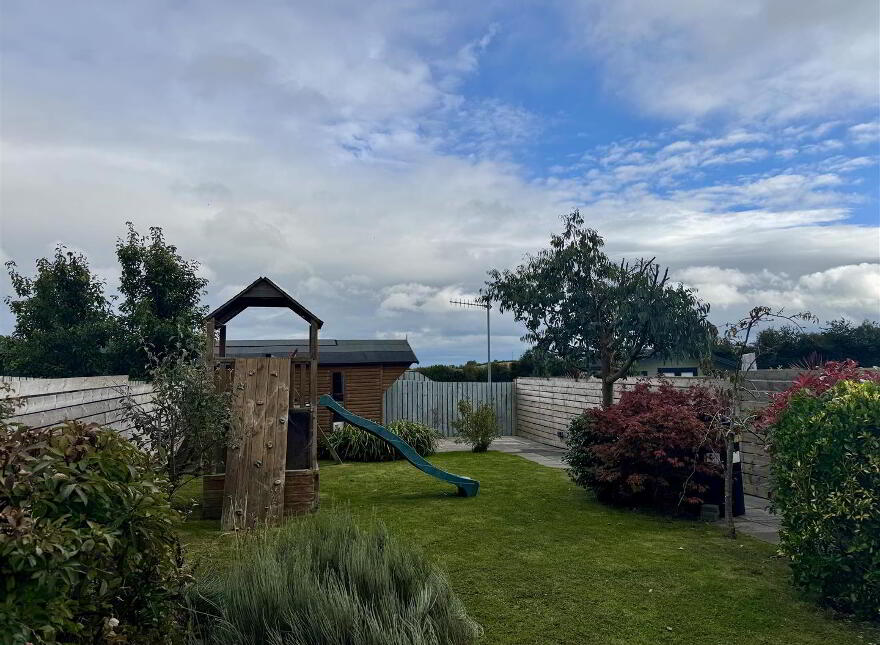 6 Oakwood Park, Lisbane, Newtownards, BT23 6EY