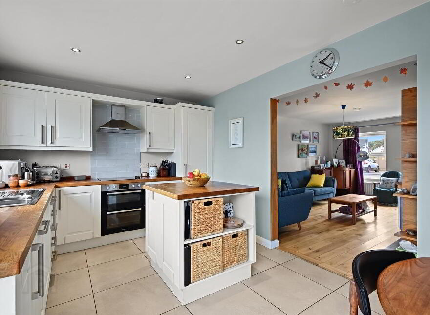 6 Oakwood Park, Lisbane, Newtownards, BT23 6EY