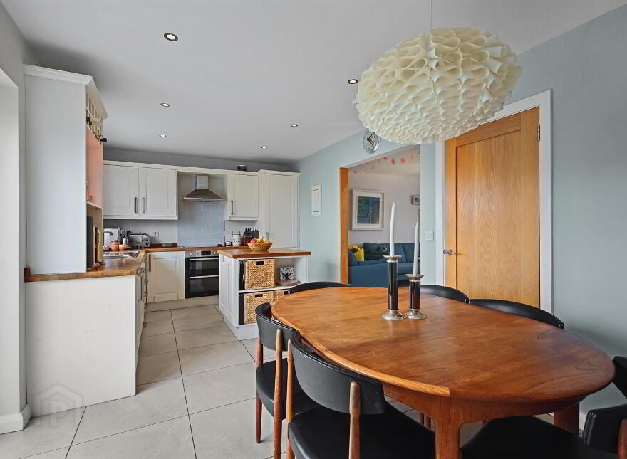 6 Oakwood Park, Lisbane, Newtownards, BT23 6EY