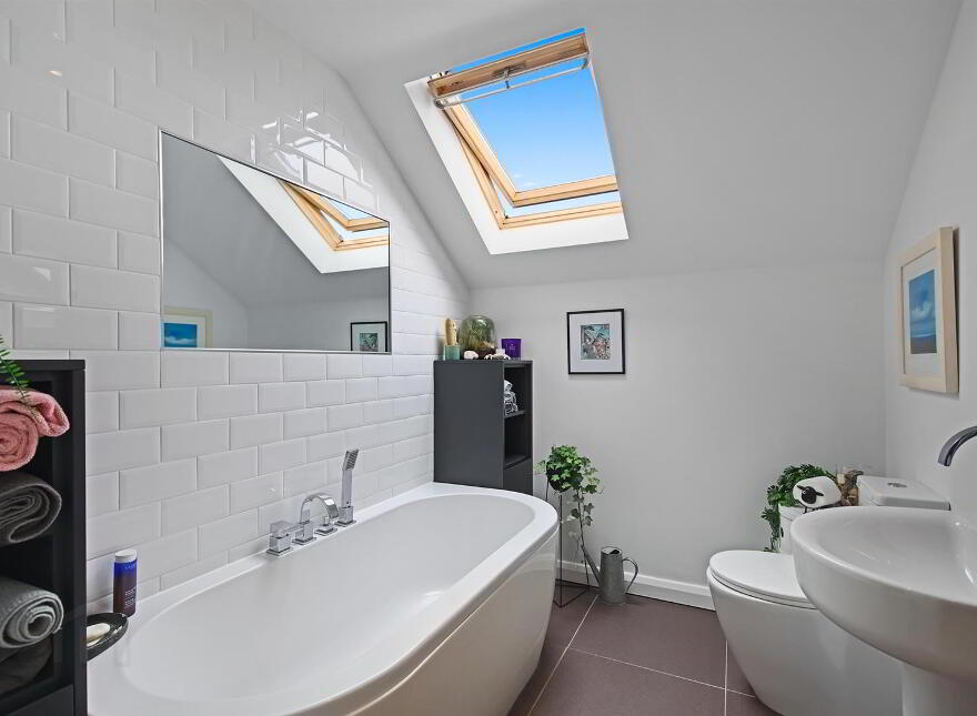 6 Oakwood Park, Lisbane, Newtownards, BT23 6EY