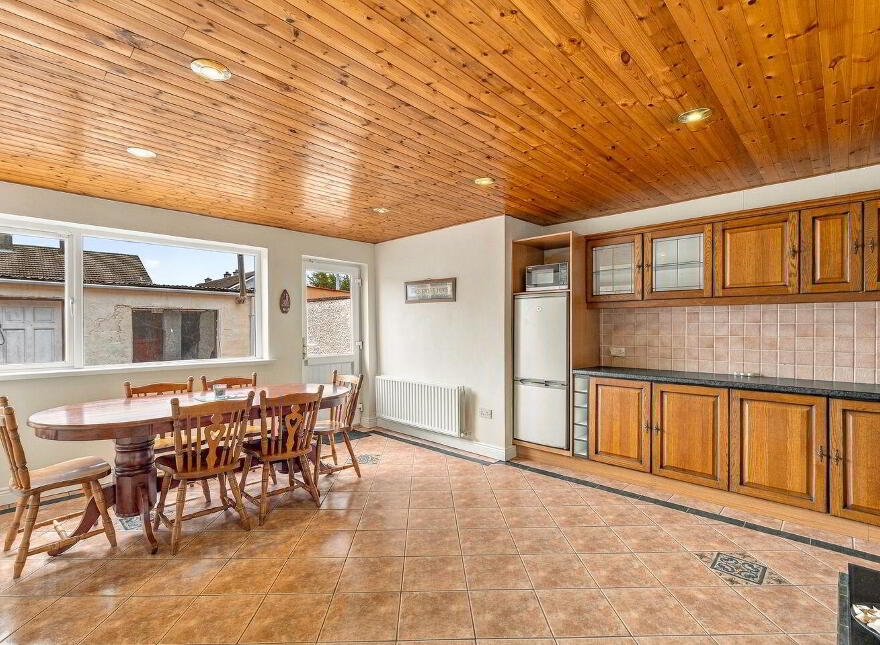 2694 Dara Park, Newbridge, W12V972