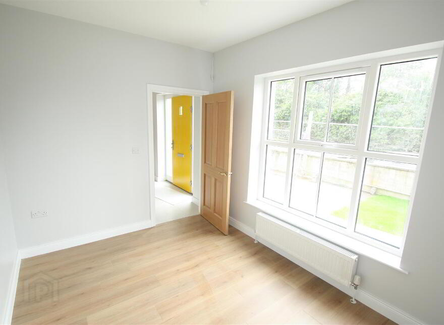 33 Lisburn Road, Ballynahinch, BT24 8TH