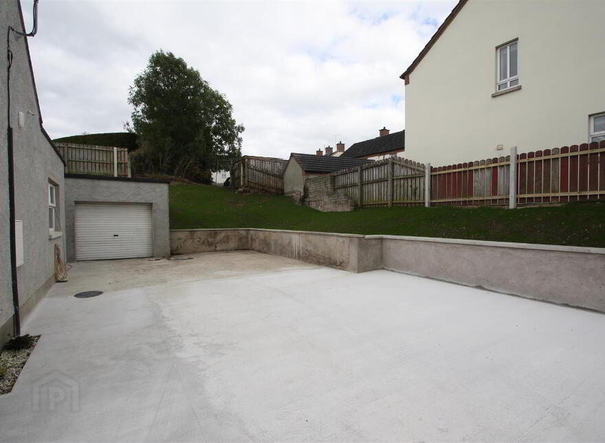 33 Lisburn Road, Ballynahinch, BT24 8TH