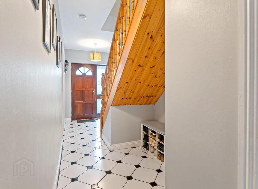 4 Newtown Court, Newtown, Newtown, P24NY70