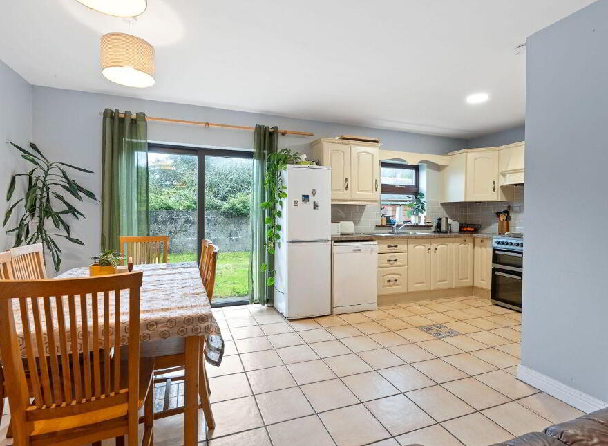 4 Newtown Court, Newtown, Newtown, P24NY70