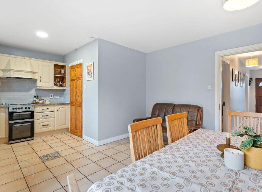 4 Newtown Court, Newtown, Newtown, P24NY70