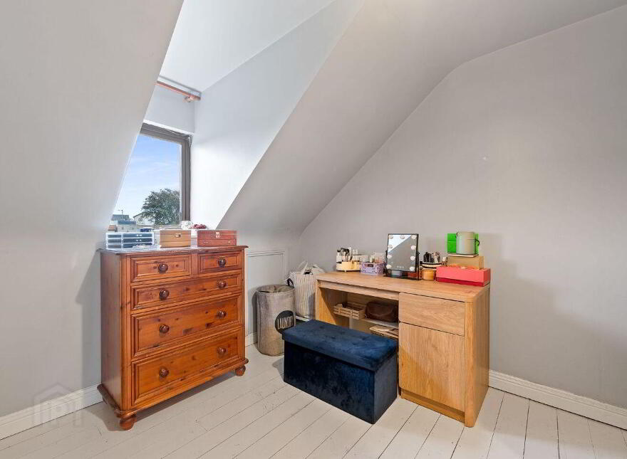 4 Newtown Court, Newtown, Newtown, P24NY70