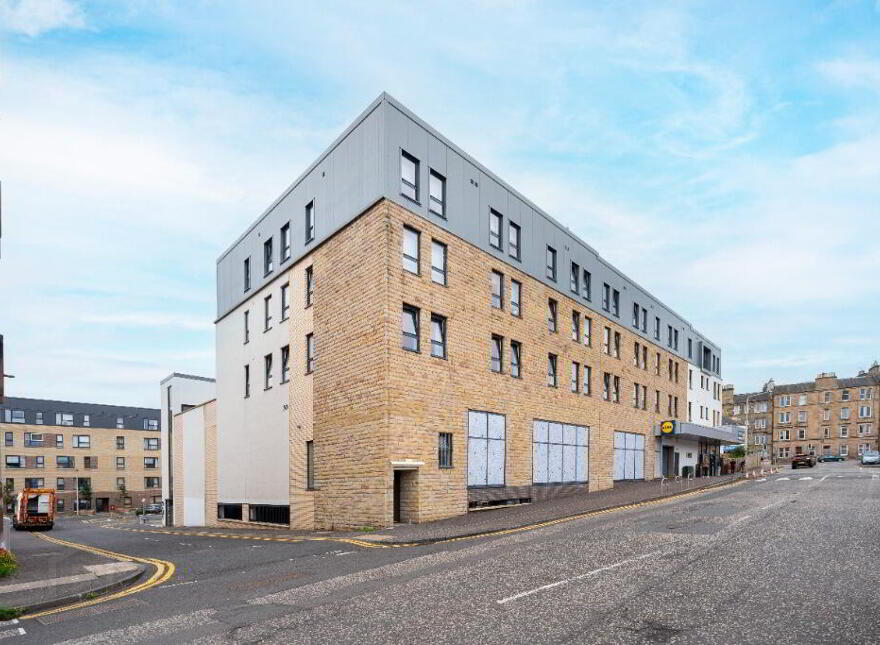 6 Stoddart Way, Edinburgh, EH7 4FD