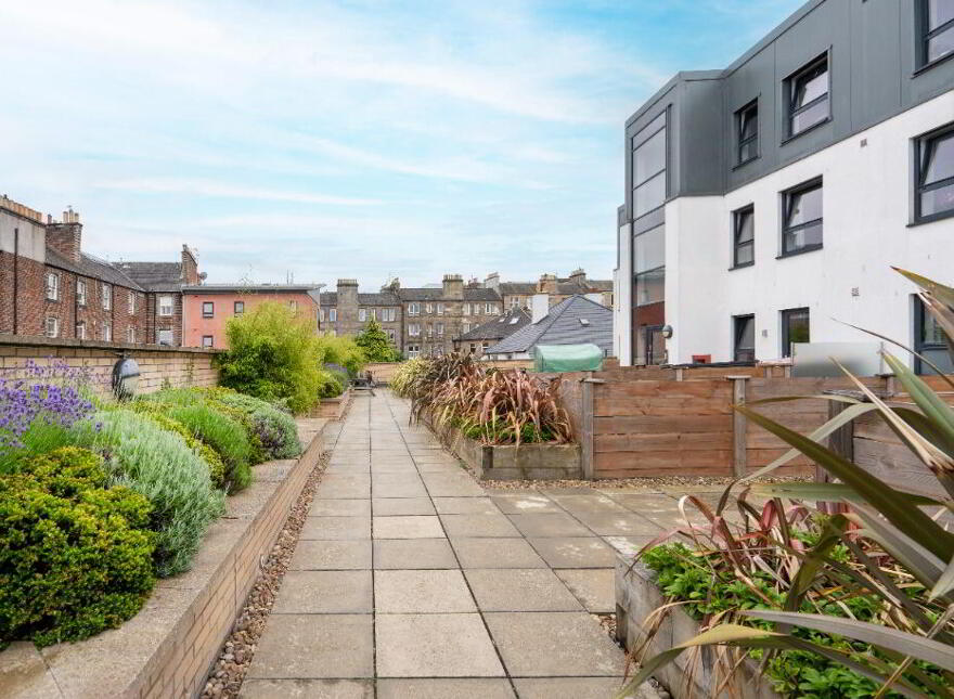 6 Stoddart Way, Edinburgh, EH7 4FD