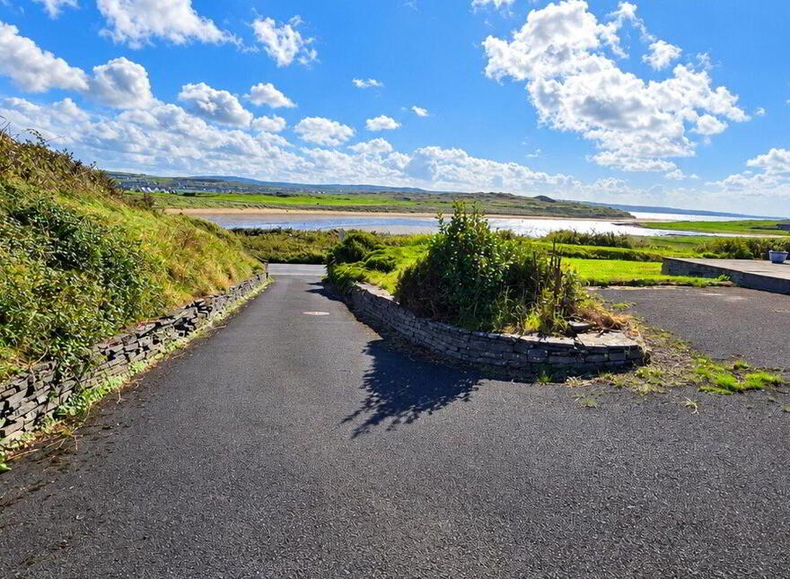 Ballyellery, Liscannor Road, Lahinch, V95R301