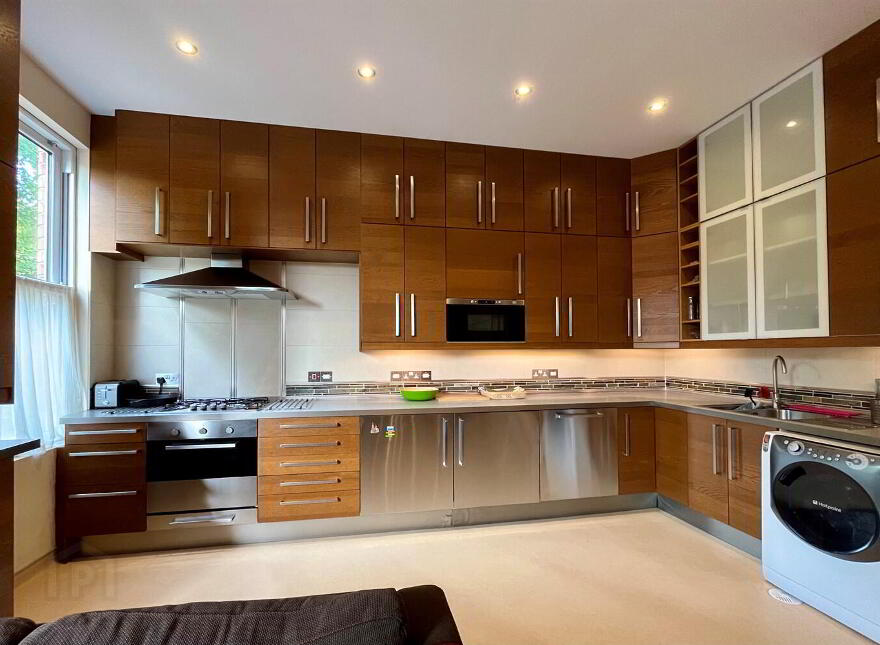 Apartment 2 76 Eglantine Avenue, Belfast, BT9 6EU
