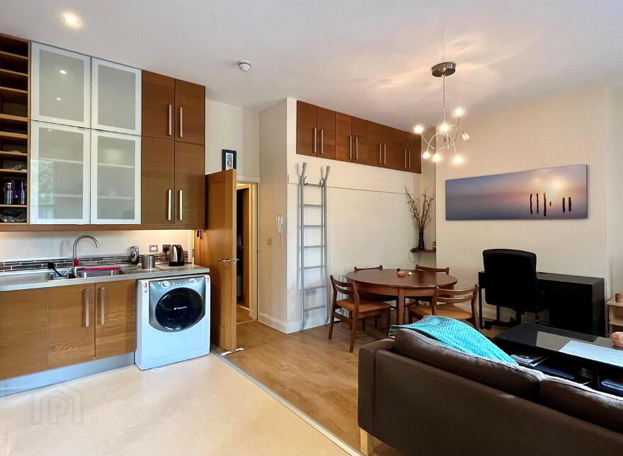 Apartment 2 76 Eglantine Avenue, Belfast, BT9 6EU