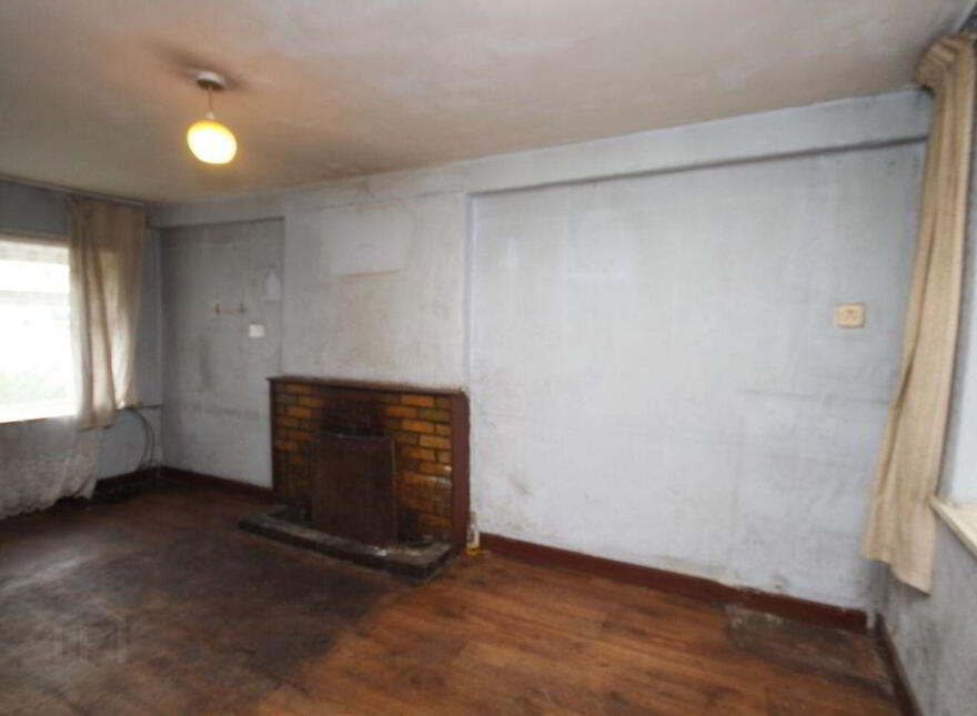 Mill Road, Bandon, P72W993